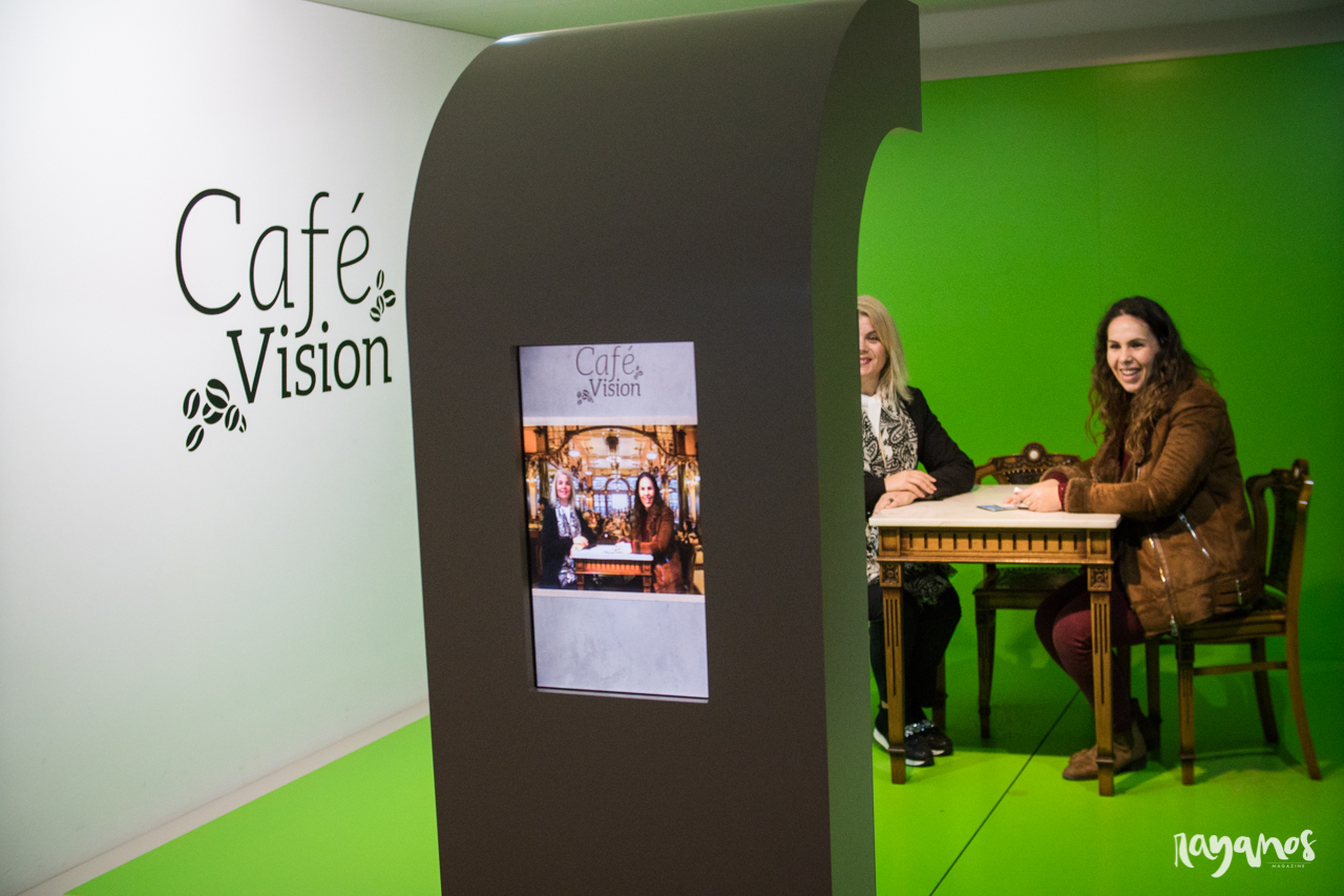 Fotomatón en el que se recrean diferentes cafés históricos de Portugal. 