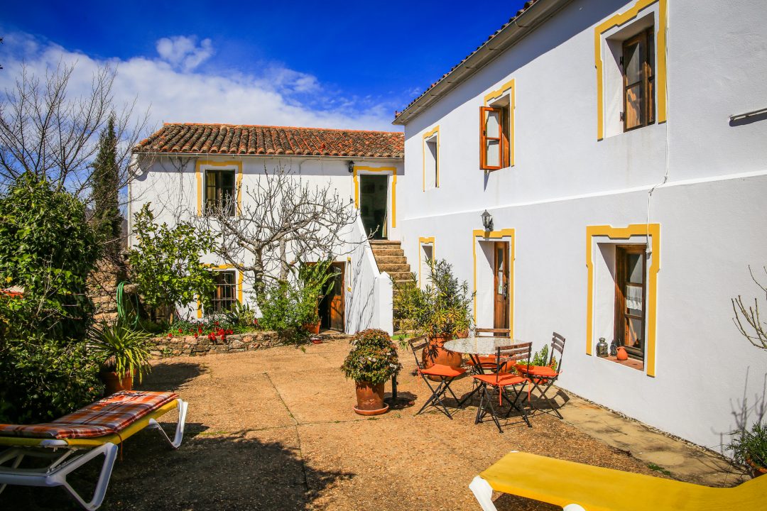 mujer, emprendimiento, Valencia de Alcántara, Carbajo, turismo, agronatura, Extremadura,