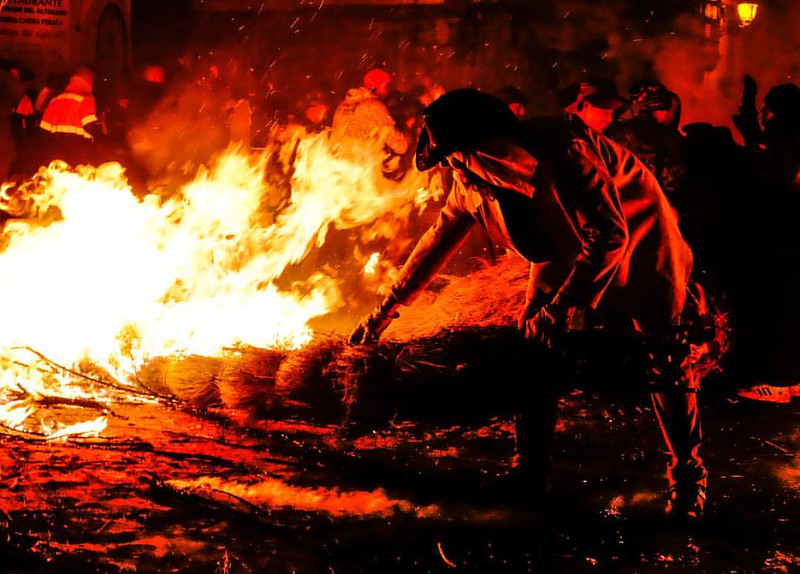 Antonio, Jarandilla de la Vera, escobazos, diciembre, navidad