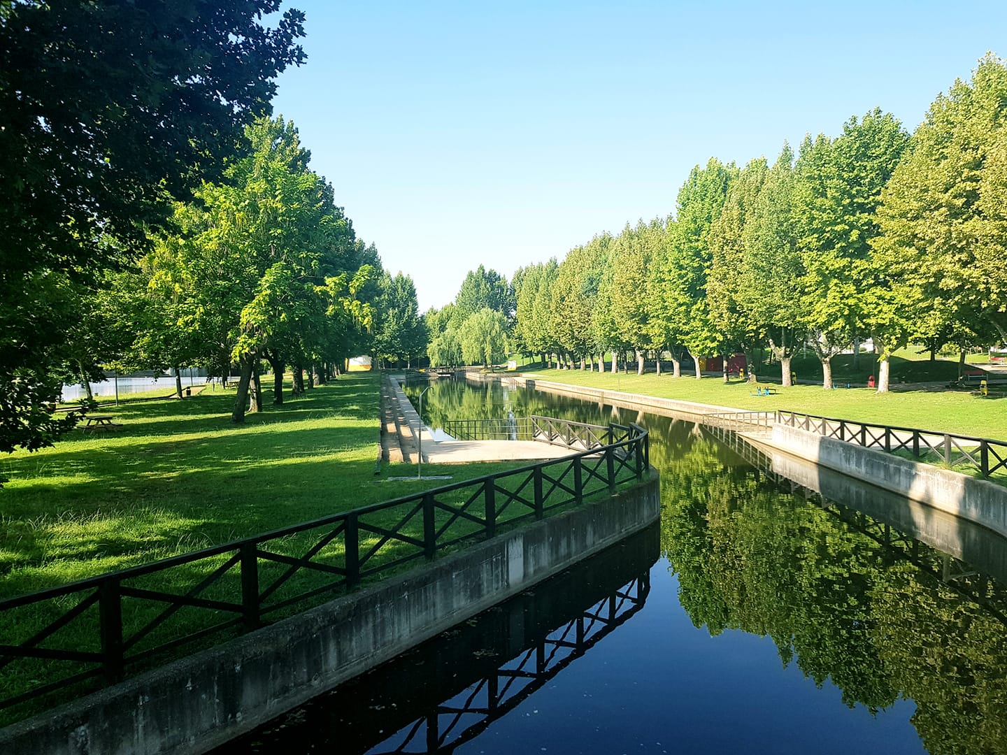 Piscina La Alameda, Moraleja, Oficina Turismo Moraleja