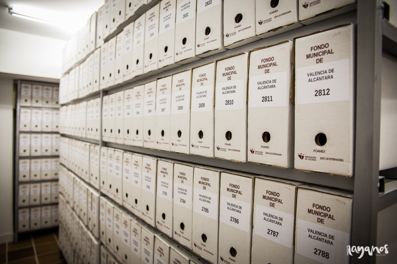 Archivo histórico, Valencia de Alcántara, libros, cultura, Extremadura
